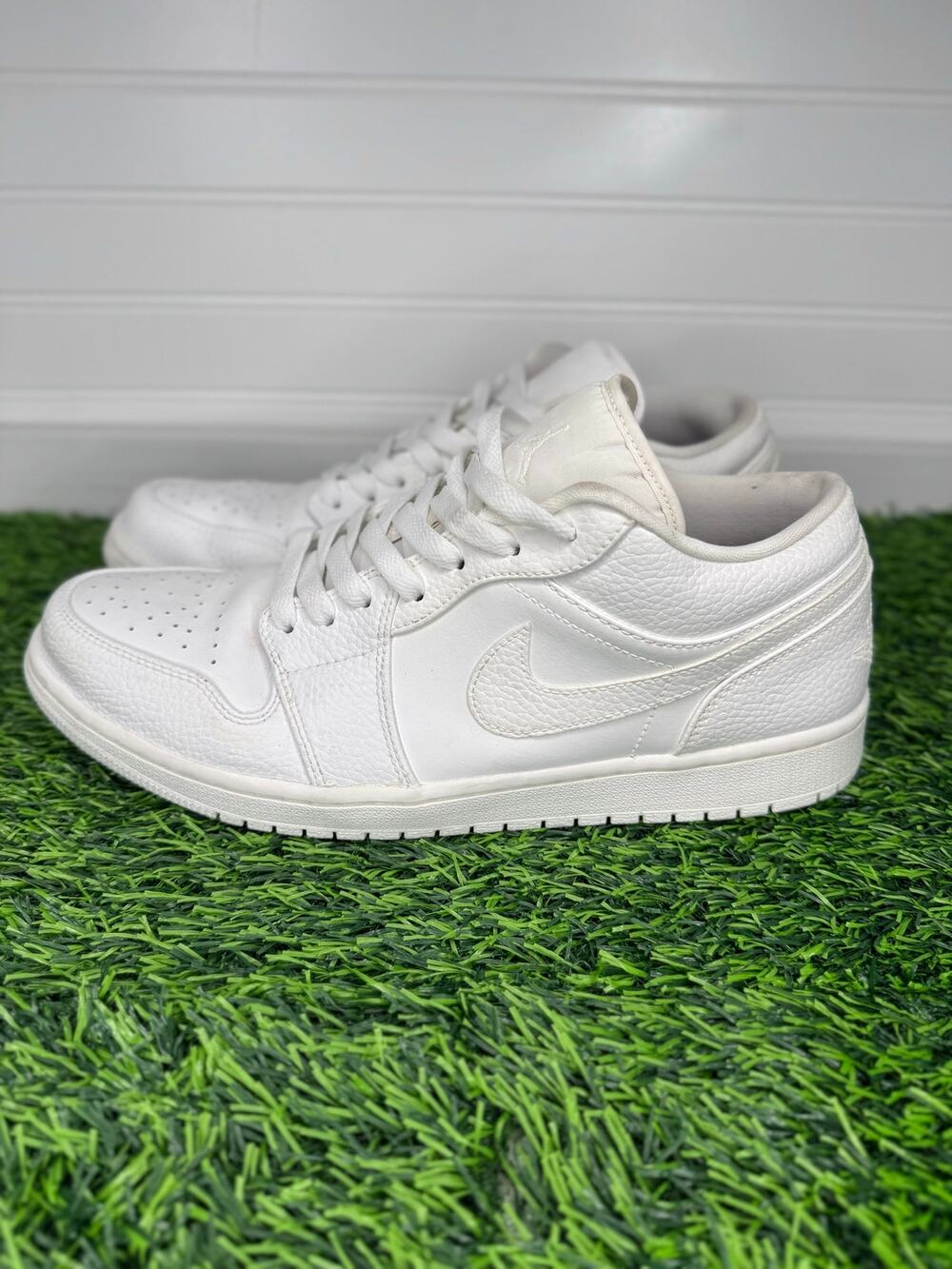 Air Jordan 1 Low Triple White Tumbled Leather Men’s 11.5 553558-130 White